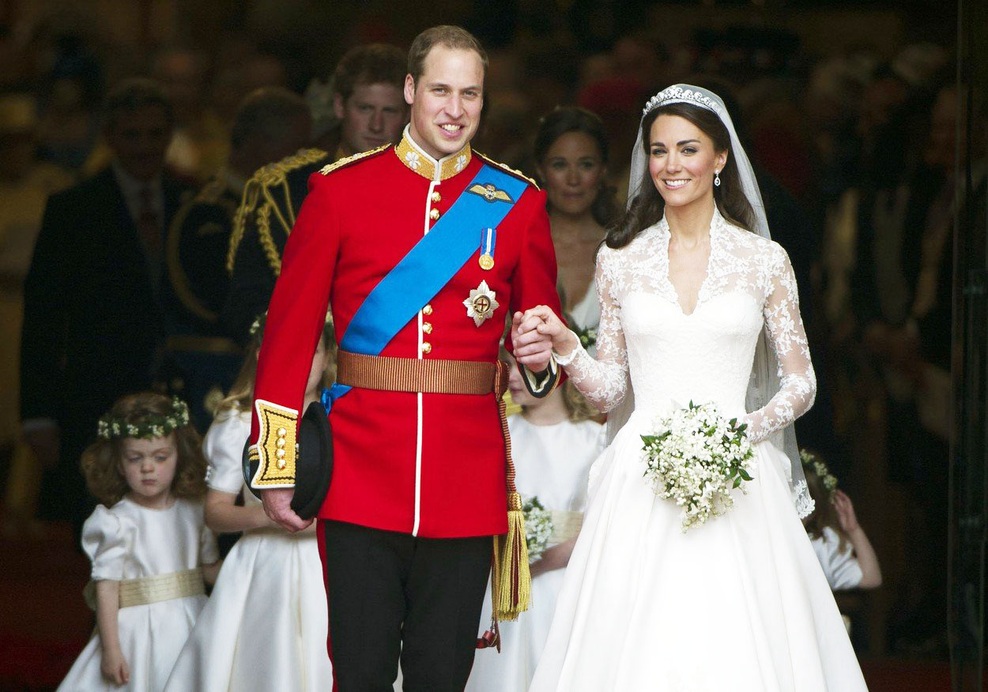 RECEPT: TO božansko ČOKOLADNO torto sta William in Kate postregla na svoji poroki (BREZ PEKE!) (foto: Profimedia)