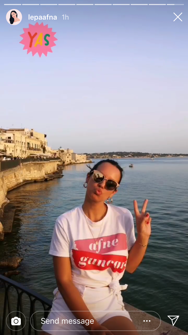 Kaj ni lepo? Golobčka sta se na italijanski otok Sicilija odpravila iz prav posebnega razloga in sicer letos praznujeta 10 …