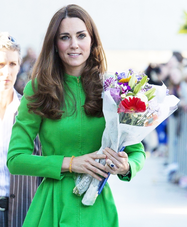 Kate Middleton ponovno navdušuje s svojimi modnimi izbirami, saj nas je ta teden čisto sezula s TO modno kombinacijo 👉