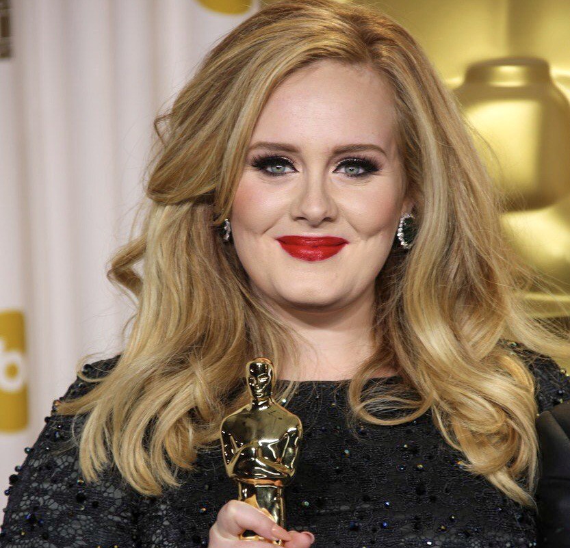 TAKO Adele izgleda, odkar se je ločila od svojega moža (namig: seksi, kot še nikoli) (foto: Profimedia)