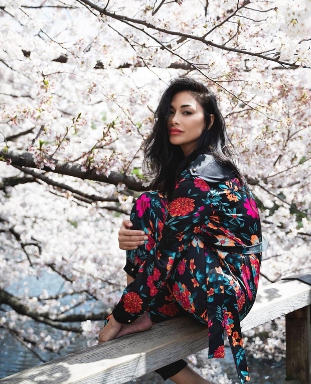 Nicole Sherzinger (na sliki) je v trendu videti kot japonska gejša, ti pa lahko v njej zasiješ na čisto svoj …