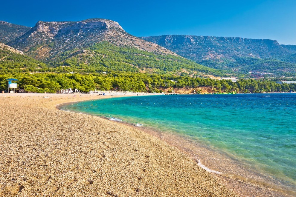 Brač je priljubljen tudi zaradi prekrasne narave in prijaznih domačinov, plaža pa je resnično dobesedno sanjska. Kaj pa ti praviš? …