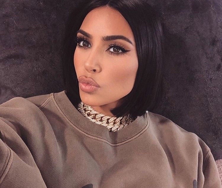 Zlate verige! Kim Kardashian jih že nosi, kmalu pa jih boš tudi ti. Čim več jih bo, tem bolj modna …