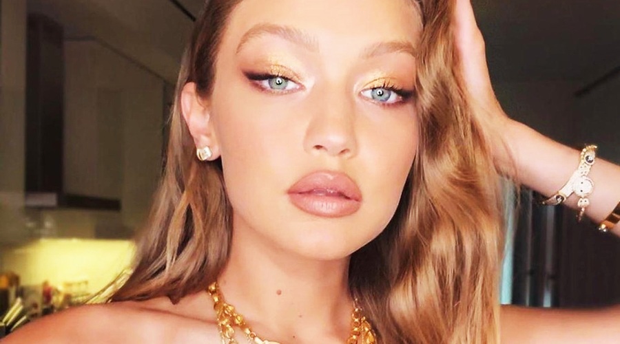 TA jakna je po zaslugi Gigi Hadid spet IN (in zagotovo jo imaš doma!) (foto: Profimedia)