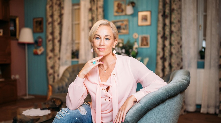 Nina Ivanič (Reka ljubezni) je za novo vlogo ponovno popolnoma spremenila videz (foto: Ana Gregorič)