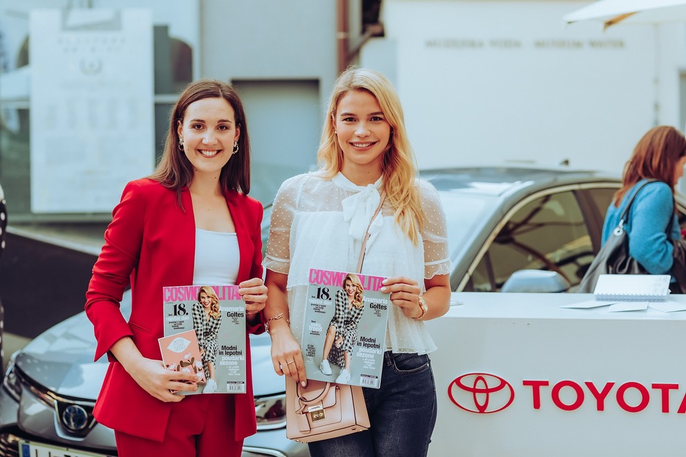 Obiskala nas je tudi Anamaria Goltes, ki krasi tudi aktualno številko revije Cosmopolitan. ❤️ Poglej, kako se je fotografirala pred …