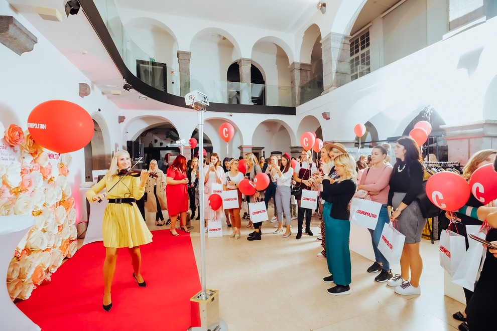 Večer je s svojim nastopom zaključila violinistka Maša Golob! ❤️ Več utrinkov dogajanja pa si poglej tukaj ->>>