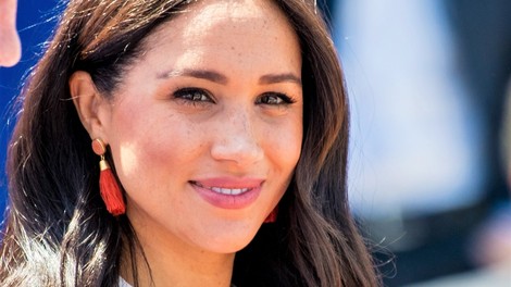 Čeprav Meghan Markle prisega na naraven videz, TOLE na njej NI 100 % naravno (uganeš, kaj?)