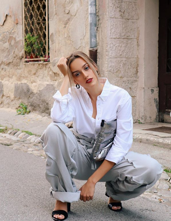 Lara Begič je redna obiskovalka tednov mode tako doma kot v tujini. Njeni stylingi so vedno dovršeni, večkrat pa izbere …
