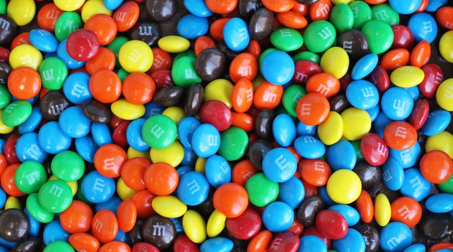 Če bonbone M&M's ješ TAKO, so še VELIIIIIIIIIIKO boljši (top TRIK) (foto: Profimedia)