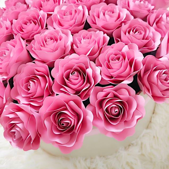 Si že videla TE ročno izdelane ROŽICE, ki so popolnoma navdušile Instagram? (foto: Instagram.com/lampetie_blossom)