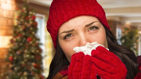 Si vedela, da te prehladno obolenje lahko hitreje ujame ravno med prazniki? Kako lahko ukrepaš?
