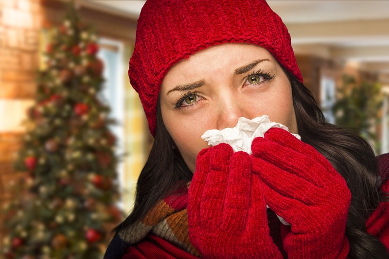 Si vedela, da te prehladno obolenje lahko hitreje ujame ravno med prazniki? Kako lahko ukrepaš? (foto: Shutterstock)