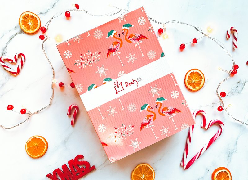Decembrski Beauty Box s 🔝lepotnimi bonbončki  navdušuje kot POPOLNO darilo 🎁 (foto: Nina Skok)