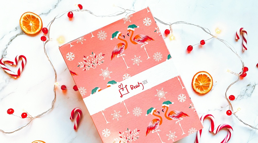 Decembrski Beauty Box s 🔝lepotnimi bonbončki  navdušuje kot POPOLNO darilo 🎁 (foto: Nina Skok)