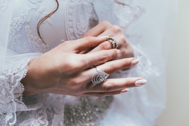 TA znana Slovenka se je poročila, in novico skrivala od avgusta 👰🏼 (foto: Unsplash.com/ Alvin Mahmudov)