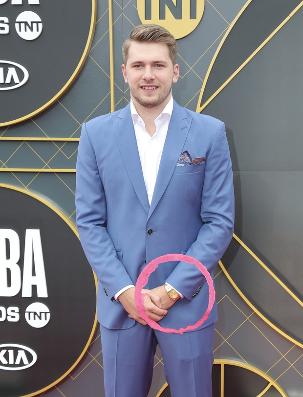 Luka jo je javnosti pokazal na lanskem dogodku NBA Awards 2019, amriški GQ pa je uro vzel pod drobnogled in …