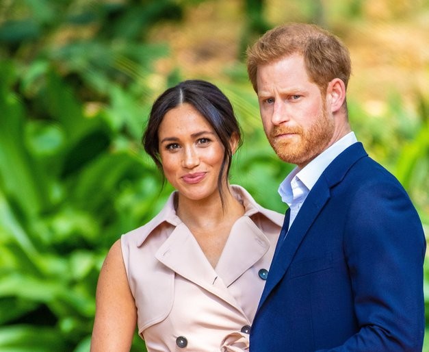 Dramatična saga kraljeve družine s kraljevima samoizobčencema Meghan Markle in princem Harryjem se več kot očitno še ni končala! Po …