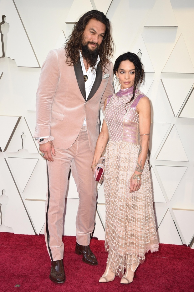 Uradno sta se ločila eden najlepših zemljanov Jason Momoa in Lisa Bonet. Parček je ločitev sicer najavil že pred dvema …