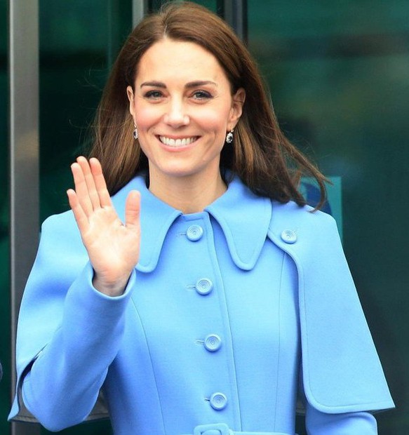 Kate Middleton nosila KRASNO poletno obleko (ki stane manj kot 50 evrov) (foto: Profimedia)