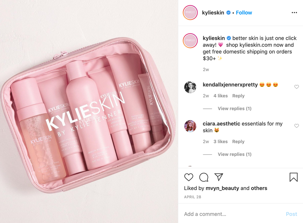 👉Kylie je svojo znamko Kylie Skin premierno predstavila s 6 izdelki, ki so veganski, niso testirani na živalih, so brez …