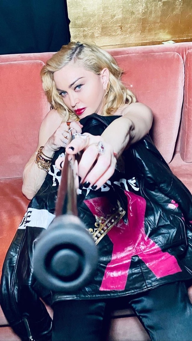Kraljica popa Madonna se je v zgodovino zapisala zaradi svoje odlične glasbe, ki je dobrih 30 let podirala premnoge tabuje, …