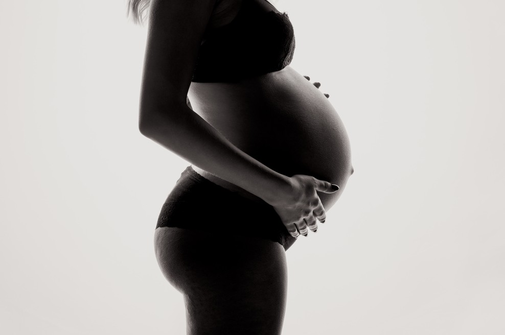 Z bivšim, ki jo je varal, sedaj pričakuje drugega otroka 😱 (se ti to zdi normalno?!) (foto: Unsplash.com/JankoFerlic)