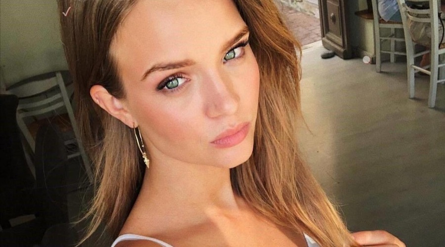 TO je popolnoma NOV model džinsa, ki je RAZDELIL splet (pozabi na skinny, boyfriend in mom) (foto: Profimedia)