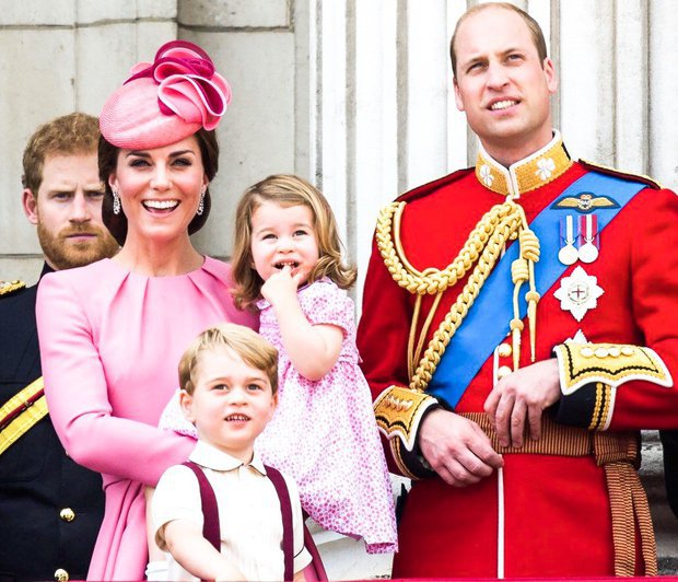 Kate Middleton in princ William sta že velikokrat javno poudarila, da za svoje otroke želita čim bolj normalno otroštvo, kolikor …