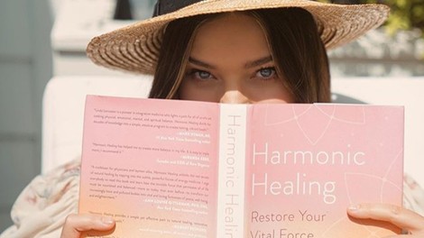 Najboljša TEDENSKA rutina, ki ti bo 100% pomagala pri OSEBNI RASTI (razkriva wellness strokovnjakinja)