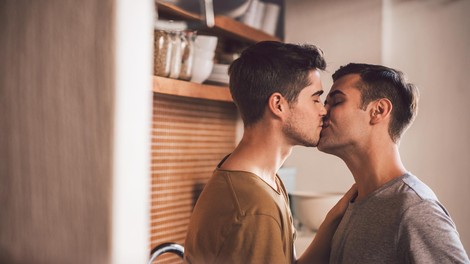 Kako so V RESNICI videti gej zmenki (in kje najdejo partnerje)? TO so resnične zgodbe Slovencev!
