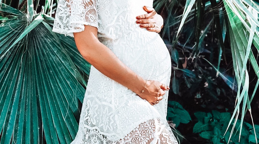 Bizarna izpoved nosečke: "Mož me je prisilil, da sta pri porodu NJEGOVA starša!" (foto: Profimedia)