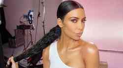 Kim Kardashian pravi, da je TOLE top pričeska pomladi (ne, za njo ne rabiš frizerja)