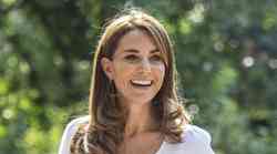 Kate Middleton navdušila s sproščenim stajlingom (ki ga boš želela posnemati)