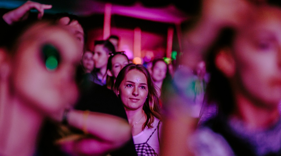 Izvedeli smo, kje lahko uporabiš letošnji festivalski outfit! (foto: Promocijsko gradivo)