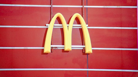 "To sem naredila, da sem v McDonaldsu namesto 20 evrov plačala 12" (razkritje Novogoričanke)