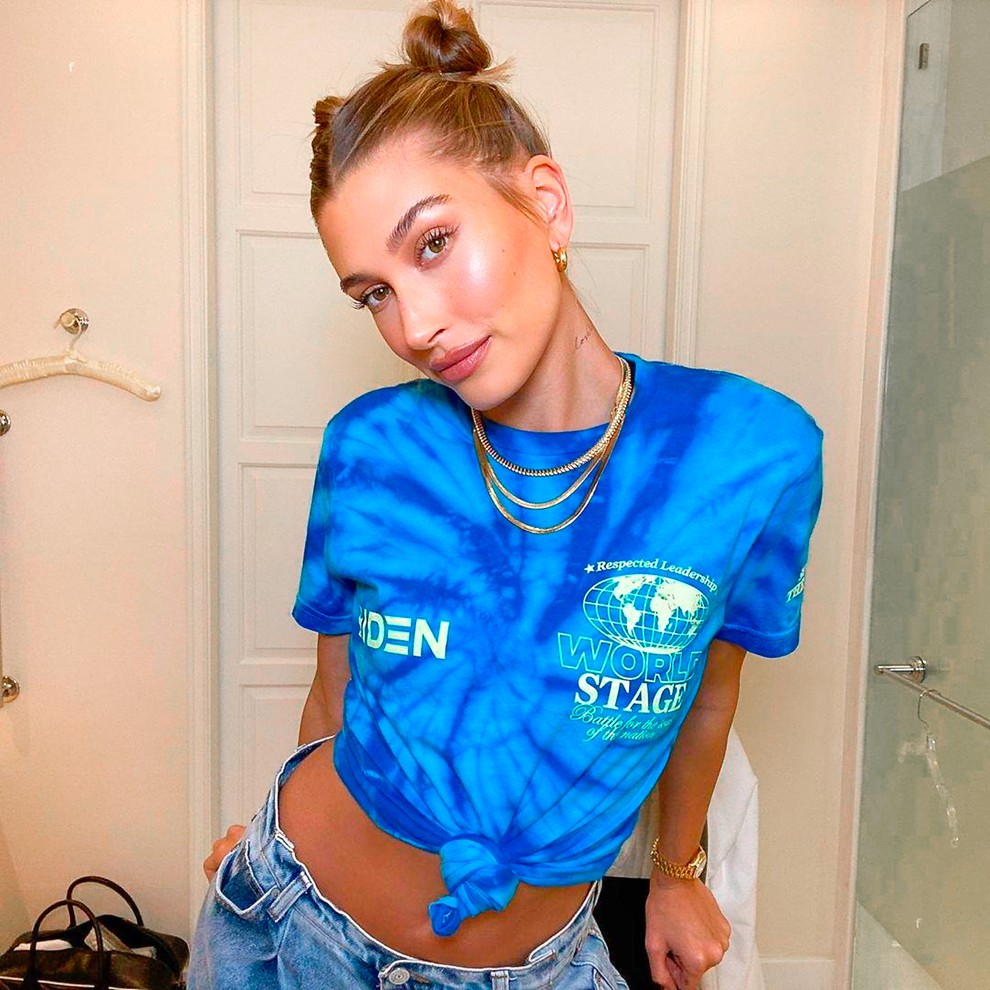 Hailey Bieber je poskrbela za naj stajling letošnje zime, ki je izjemno seksi in to brez kančka gole kože! Ogledaš …