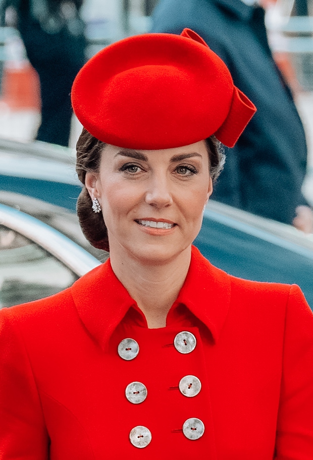Ves svet pozna vedno urejeno Kate Middleton kot ženo princa in prestolonaslednika Velike Britanije, ki bo nekoč postala kraljica. Njuno …