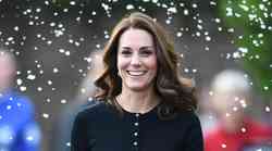 Uau! Kate Middleton nosila BOŽANSKI šal (podobnega smo našli v H&M)