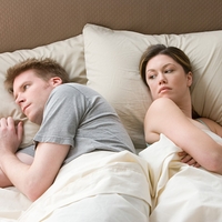 "Partner me je med seksom poklical z napačnim imenom. Mar to pomeni, da me vara?"