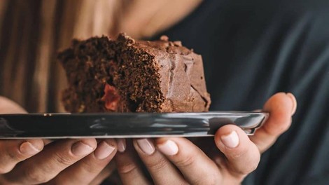 Recept: TO naj bi bila najbolj zdrava čokoladna torta na svetu (preveri, zakaj!)