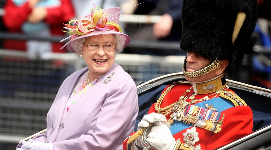 5 življenjskih načel za srečno in doooolgo življenje, ki jim sledi kraljica Elizabeta II (foto: Profimedia)