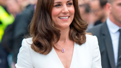 Poglej si čudovit stajling iz ZARE, ki ga je nosila Kate Middleton (popoln za v službo!)
