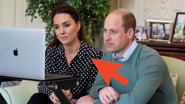 Kate Middleton nam je v najbolj dramatičnem tednu resničnostnega šova "Kraljeva družina vs. Meghan Markle" postregla z mnogimi top stajlingi, …