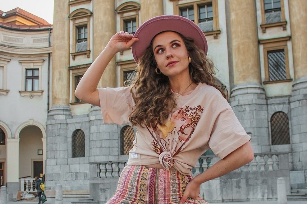 Obožuješ čevlje? Pomagaj nam izbrati TOP par za pomlad in poletje 2021! (foto: Lili Čadež)