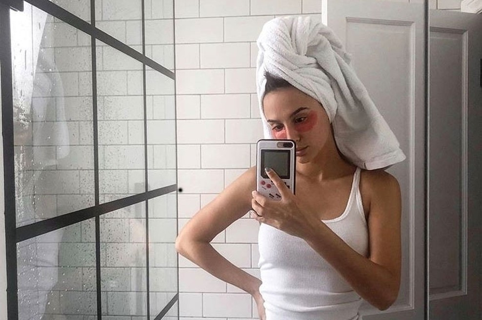 Nova barva las, ki bo zaznamovala jesen: videti je razkošno in pomladi skoraj vsako polt, je kot nalašč za prehod v novo sezono (foto: Profimedia)