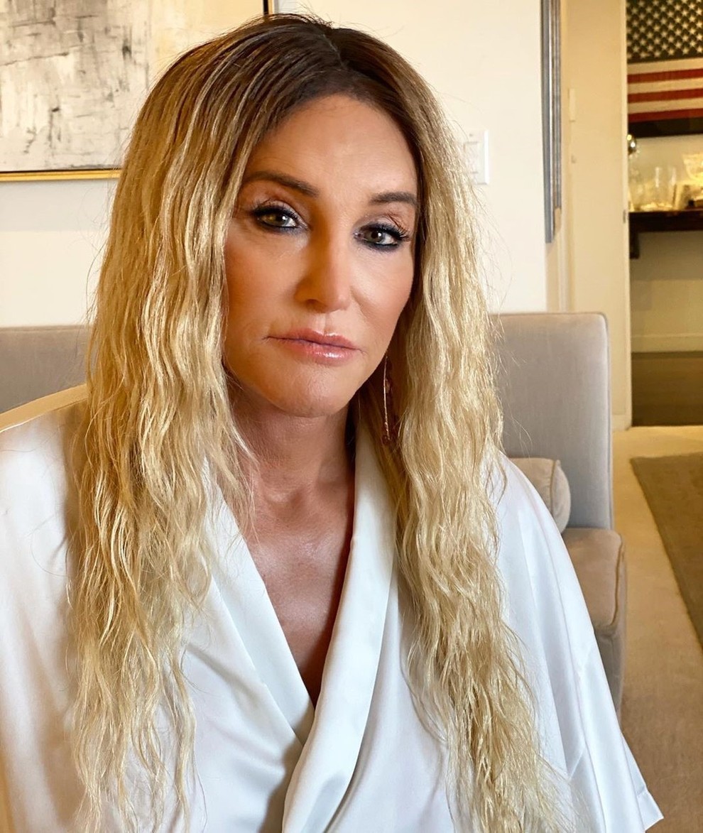 Na družabnem profilu Instagram je Caitlyn Jenner naznanila, da se podaja v boj za guvernerko zvezne države Kalifornija. Te to …