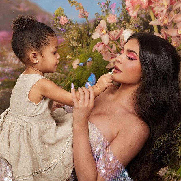 Kylie Jenner (kyliejenner/01.02.2020): The Stormi Collection launches in 30 minutes only on KylieCosmetics.com,Image: 496117123, License: Rights-managed, Restrictions:, Model Release: no (foto: Profimedia)