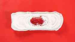Si se kdaj spraševala, zakaj menstrualna kri smrdi? Ginekologi odgovarjajo