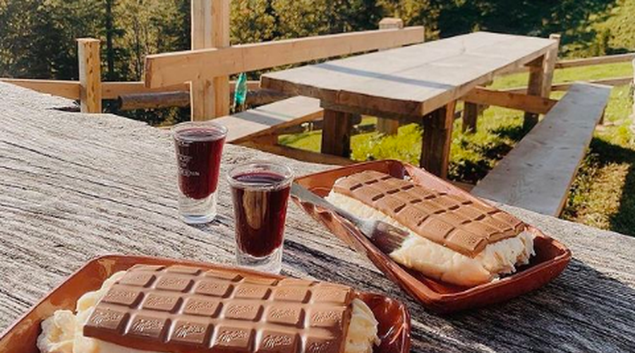 Slastne ideje za izlete: To so TOP sladice iz planinskih koč! (foto: Instagram.com/hribovc.si)